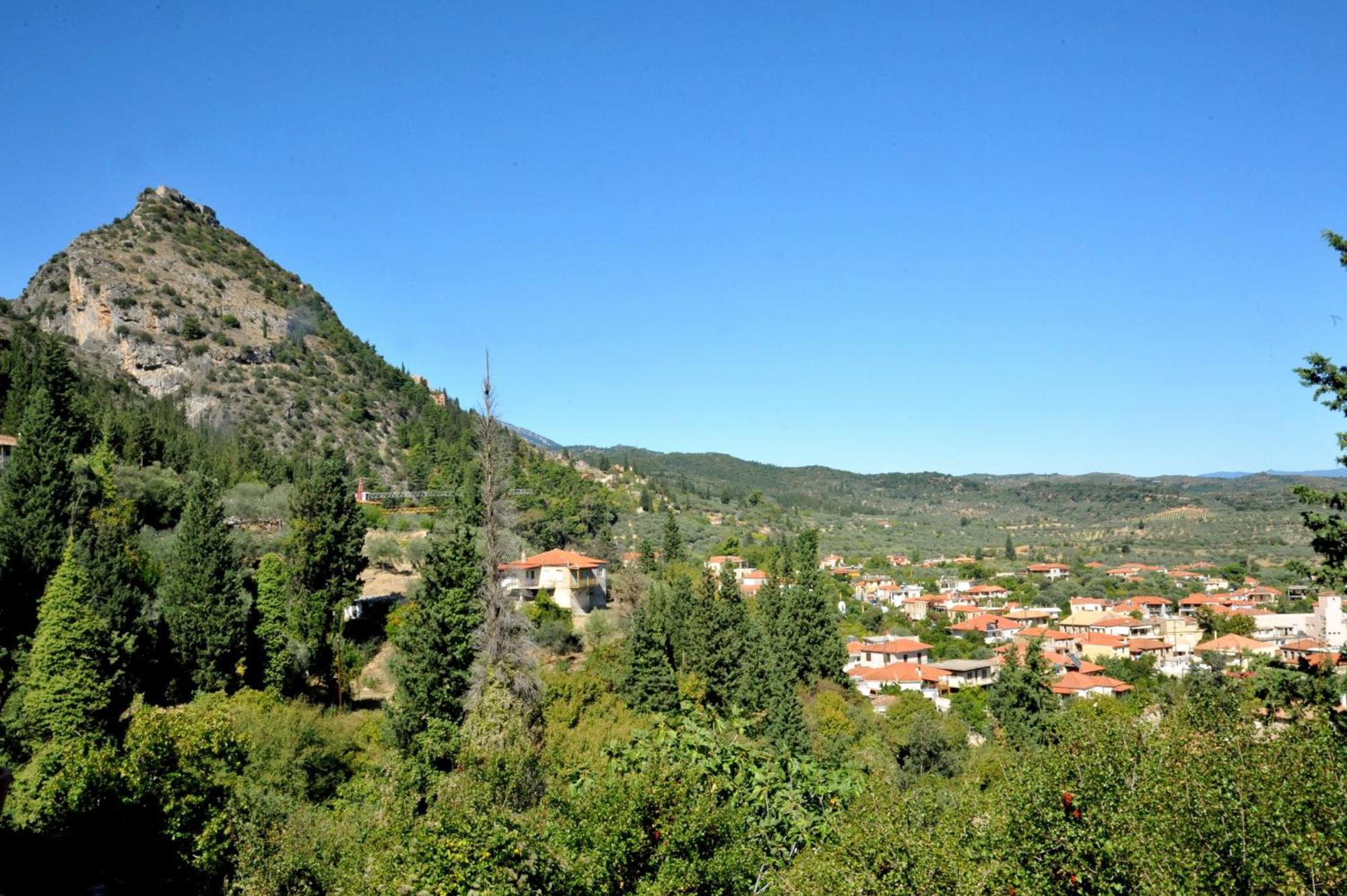 Luxury Stone Villa in Mystras Esterno foto